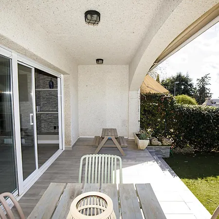 Casa Con Bonitas Vistas En Montjuic 木屋 *