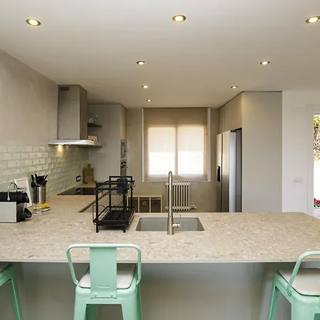Casa Con Bonitas Vistas En Montjuic